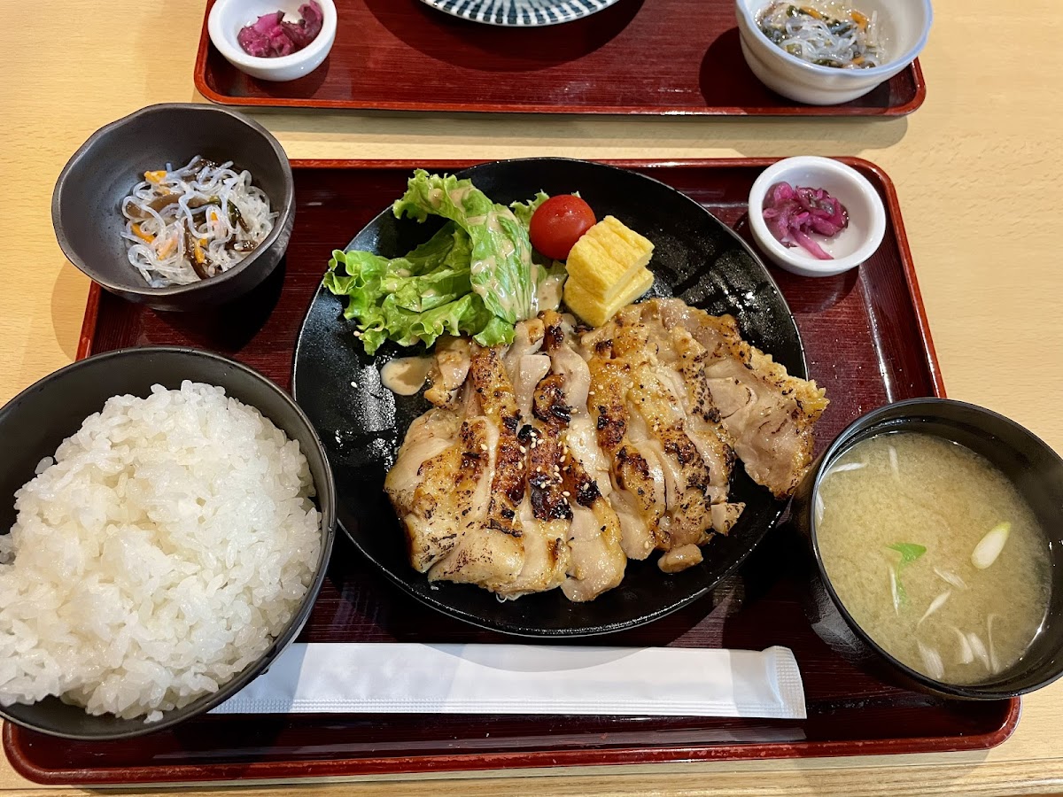 Sumibi-Yakitori (炭火焼鳥 三平) Photos 2